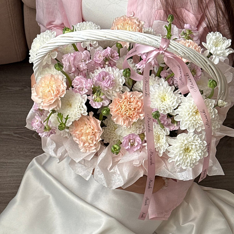 Композиция в корзине